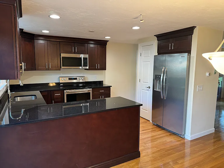 15 Strawberry Hill Rd #15 — Photo 2
