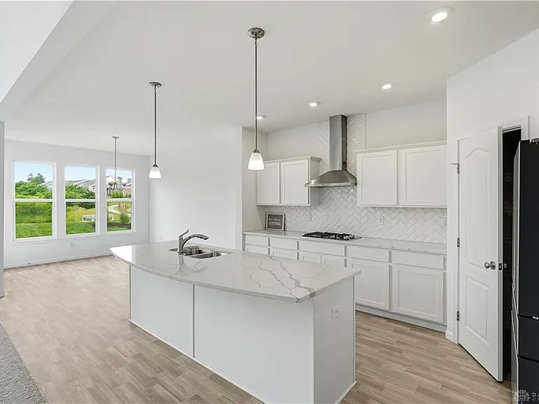 5283 Greenview Ln — Photo 9