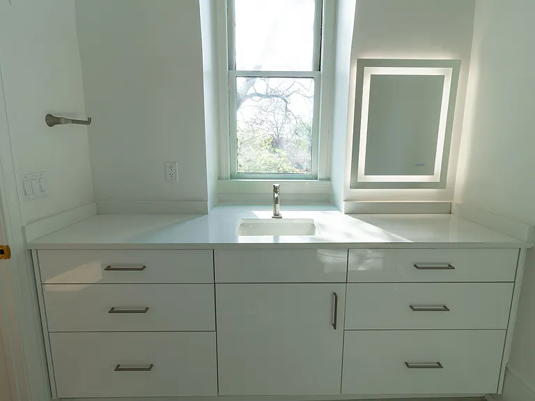 17 N Pearl St #4 — Photo 13