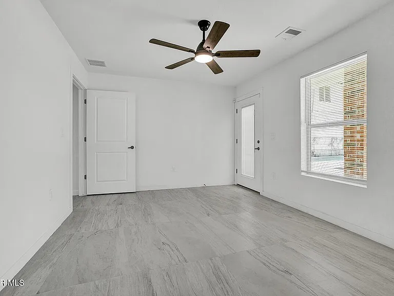 1107 Myrtle Ave #B — Photo 7