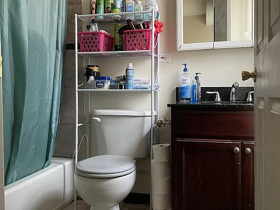 5th image of 623 S Central Park Ave #2S
