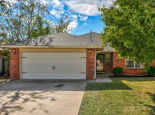 8636 Hillridge Dr, Oklahoma City, OK 73141