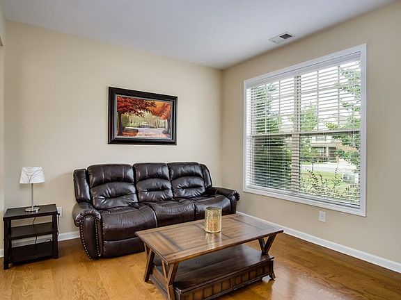 5th image of 1862 Mirraview Dr NE