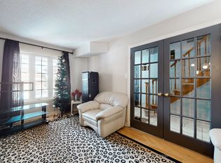 9 Roughley St, Bradford West Gwillimbury, ON L3Z3B2