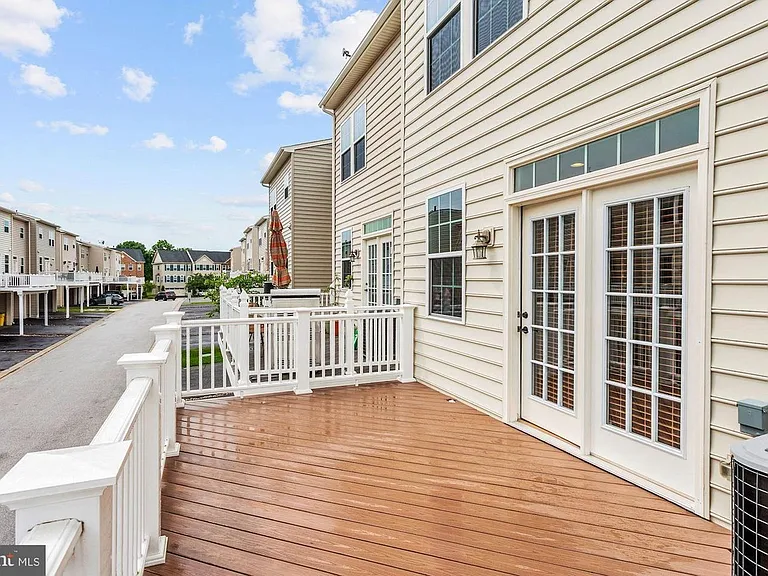 10555 Old Ellicott Cir — Photo 8