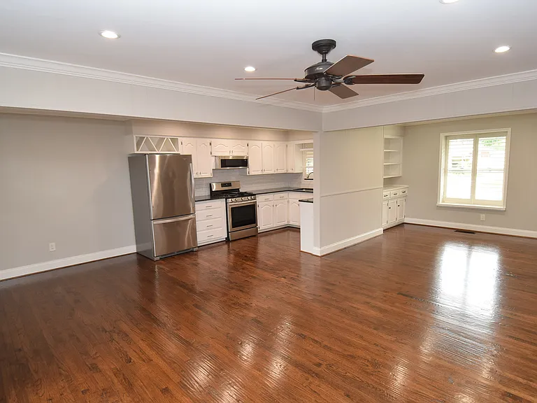 743 Newberry Dr — Photo 4