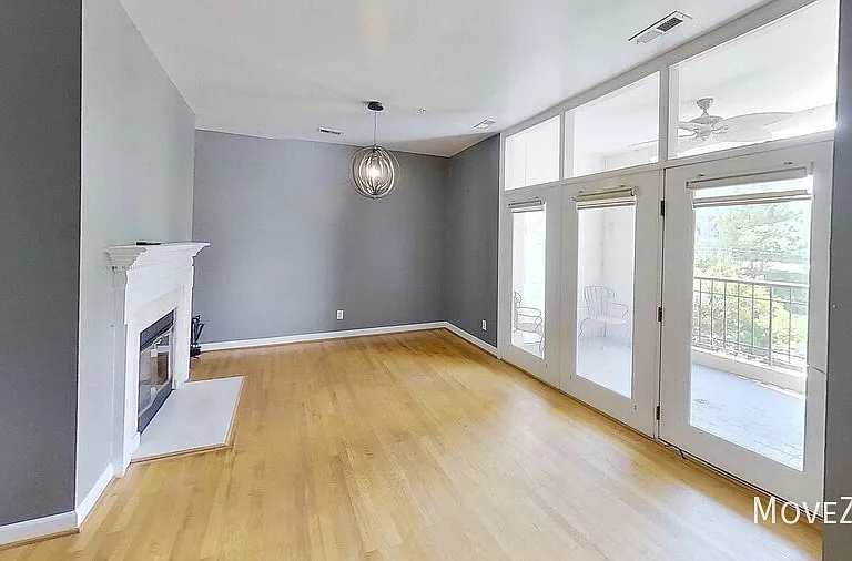 208 E Davie St — Photo 39