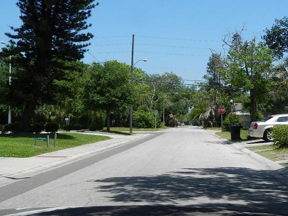 5th image of 2588 11th Ave S
