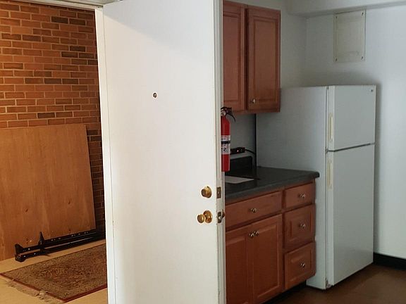 View of east side of kitchen