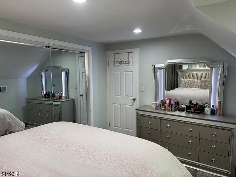 329 Ford Ave — Photo 22