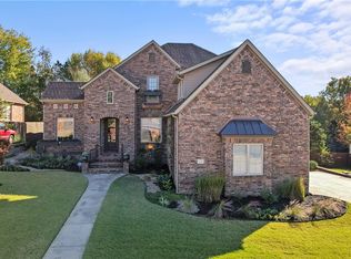 2346 N Covington Park Blvd, Fayetteville, AR 72703