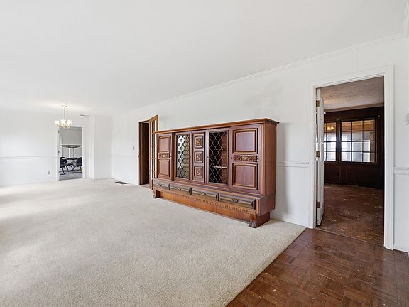 4th image of 2207 Stanford Rd