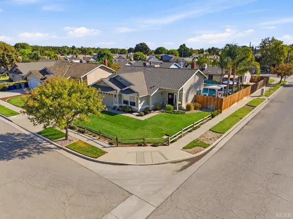 1452 Maple Ct, Lemoore, CA 93245