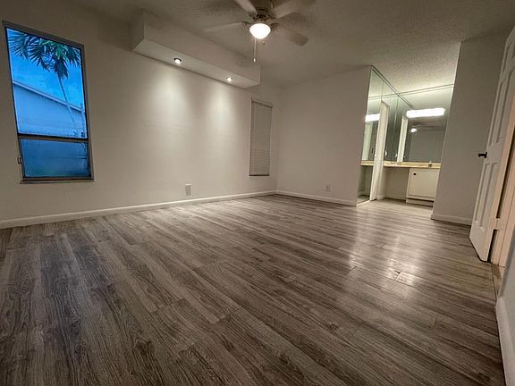 5th image of 4121 NW 1st Pl