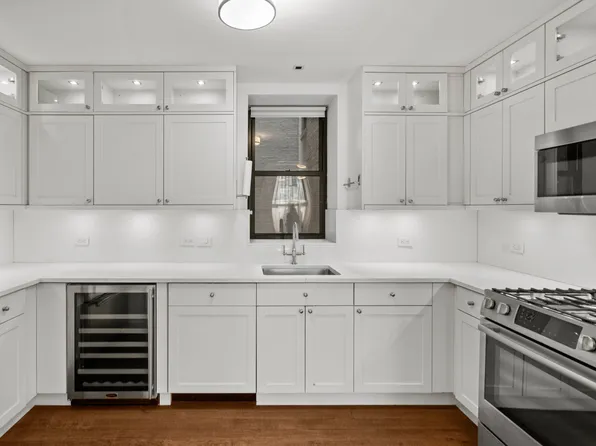 478 Central Park West 1A image 3 of 18