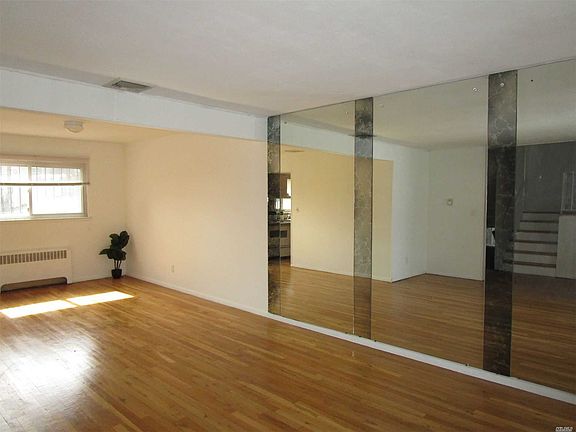 3rd image of 126 Joan Ct
