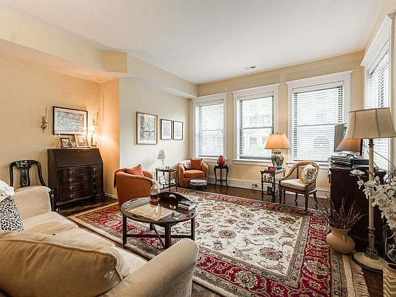 4th image of 454 W Wrightwood Ave APT 2A