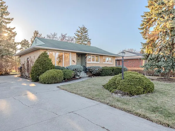 3891 Longfellow Ave, Windsor, ON N9G 2B4