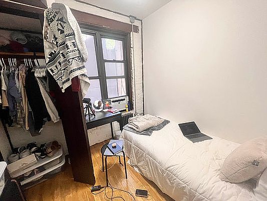 2nd image of 530 E 14th St #26