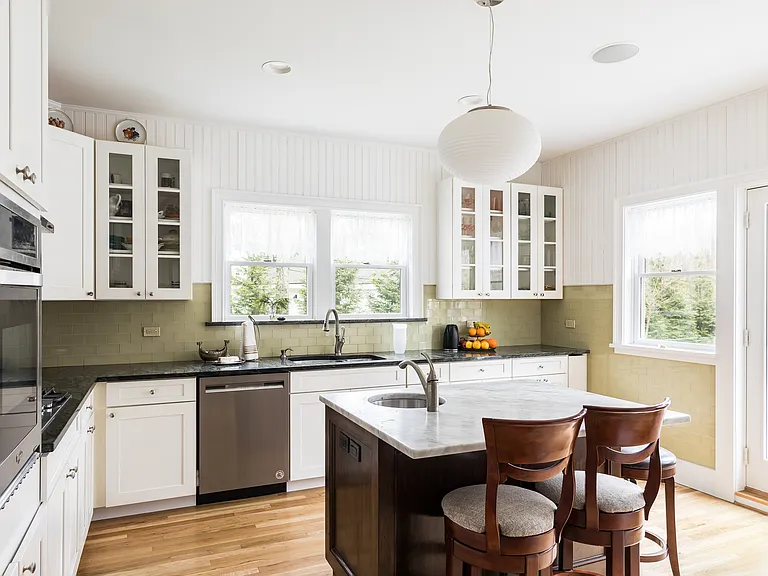 16 Manor Ln — Photo 10