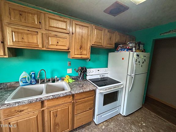 4th image of 158 Super Hill Dr