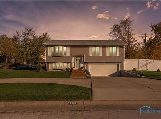 7250 Starlawn Rd, Perrysburg, OH 43551