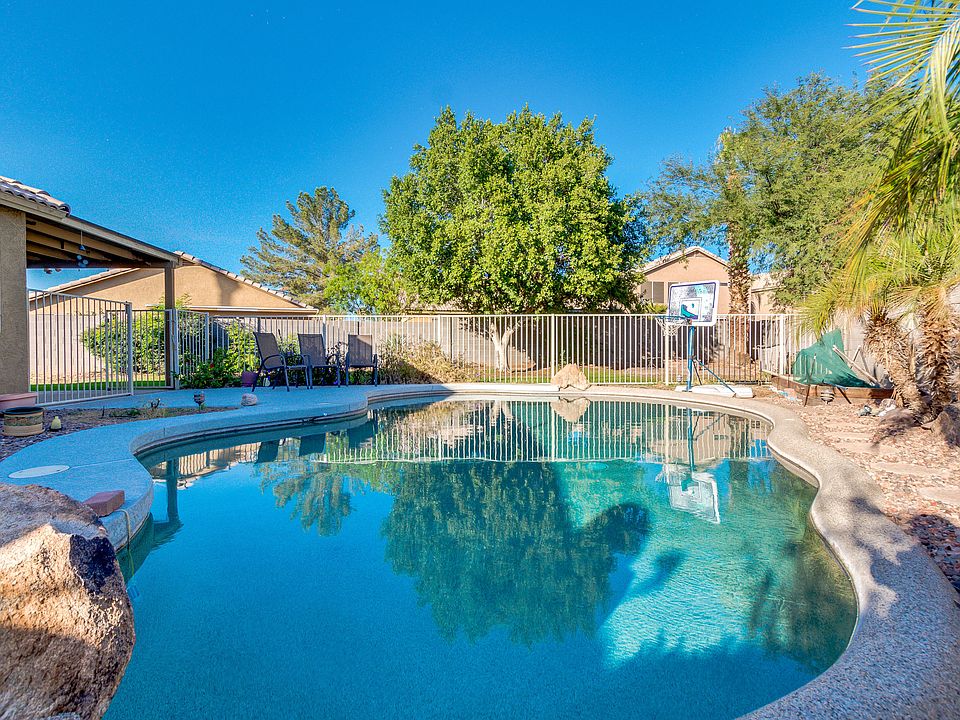 1st image of 2703 S Sawyer Cir