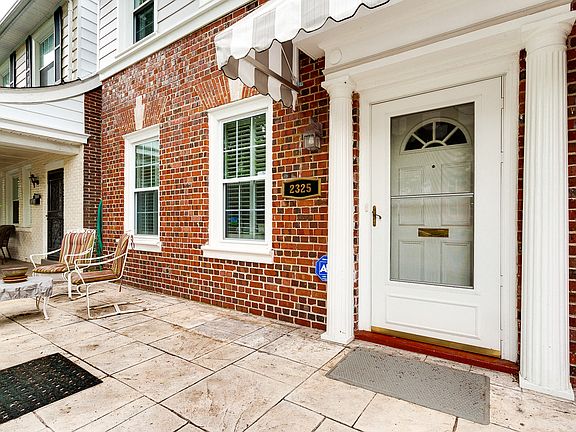 4th image of 2325 Rosewood Ave
