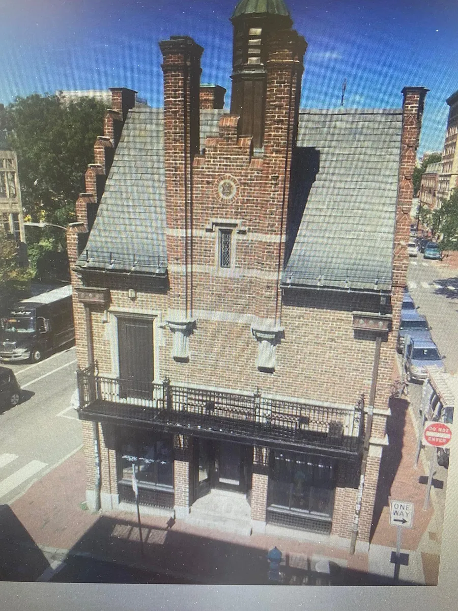 Building Photo - 42 Bow St #1