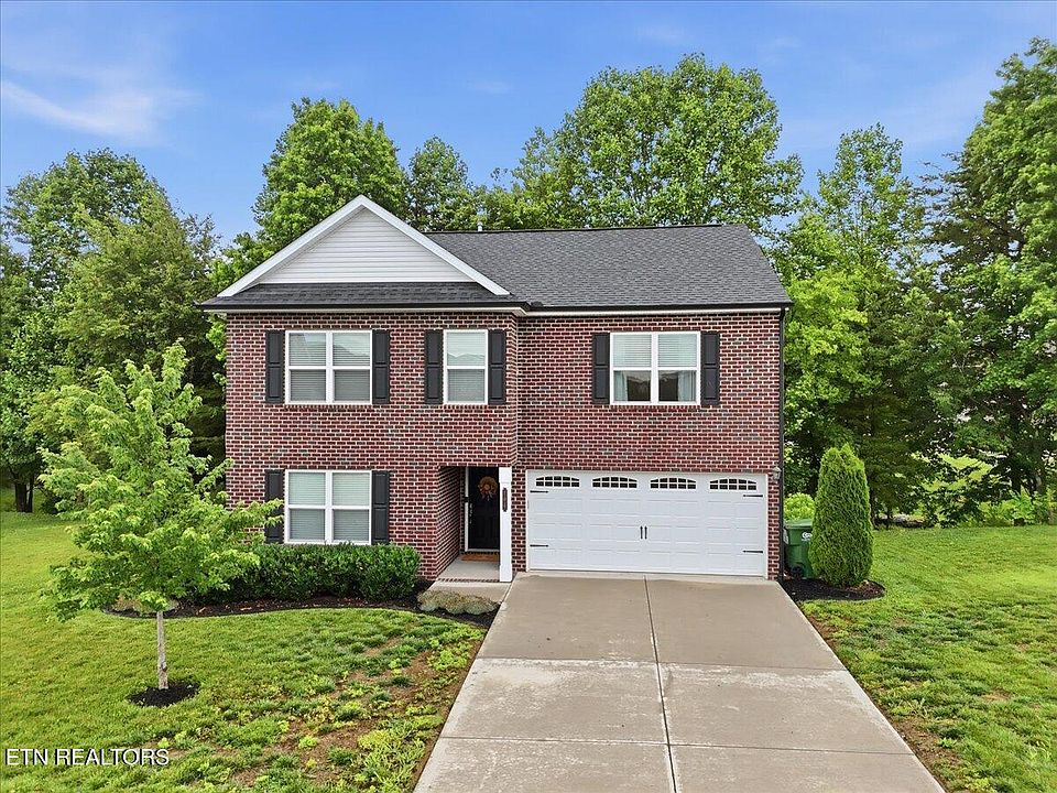 1st image of 706 Sandpiper St