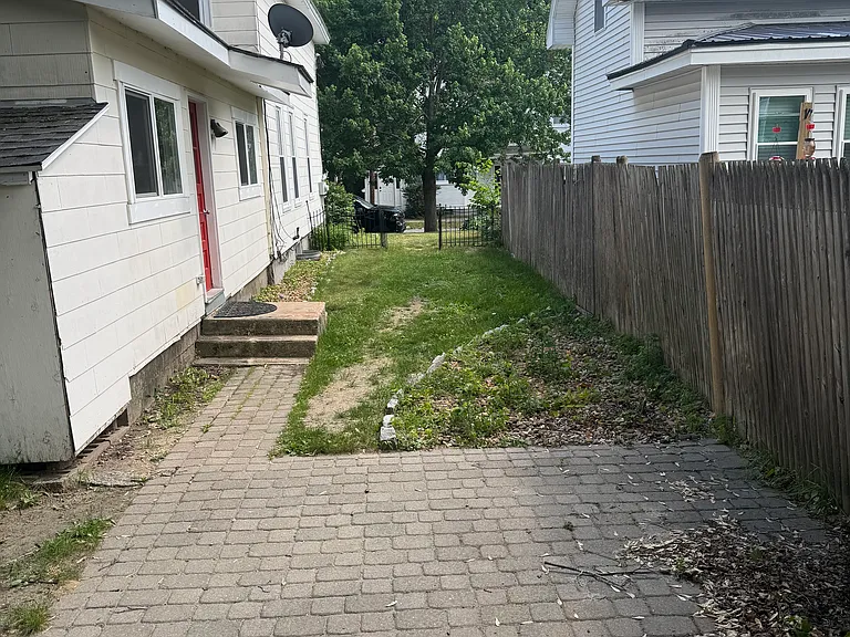112 Arlington St #2 — Photo 4