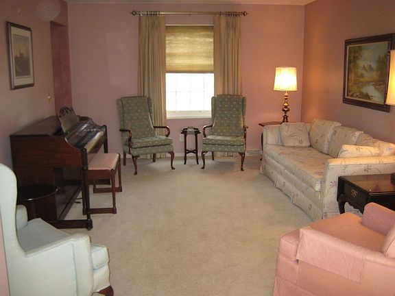 3rd image of 5792 Farlook Dr