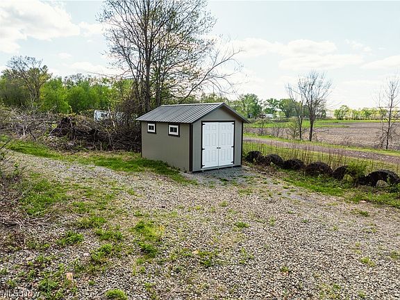 3rd image of Edwards Ridge Rd