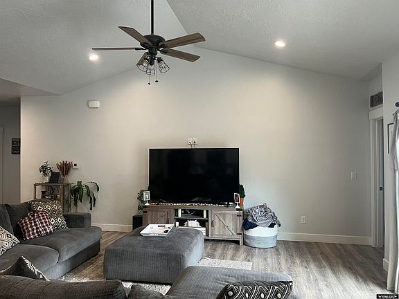 3rd image of 640 Lynn Ct