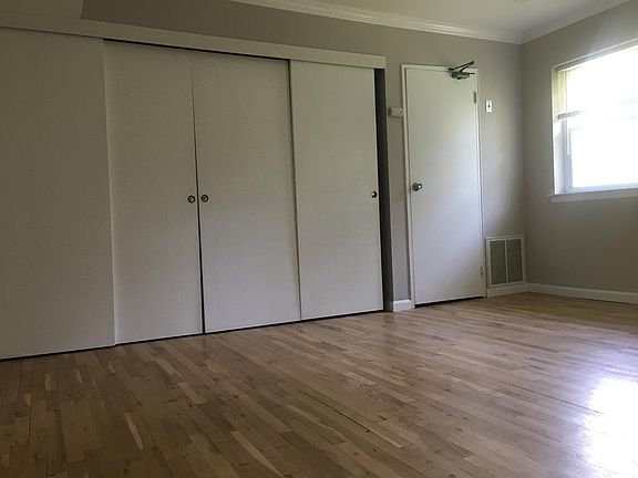 5th image of 286 Artist Lake Dr