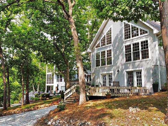 5th image of 28935 Gibson Dr