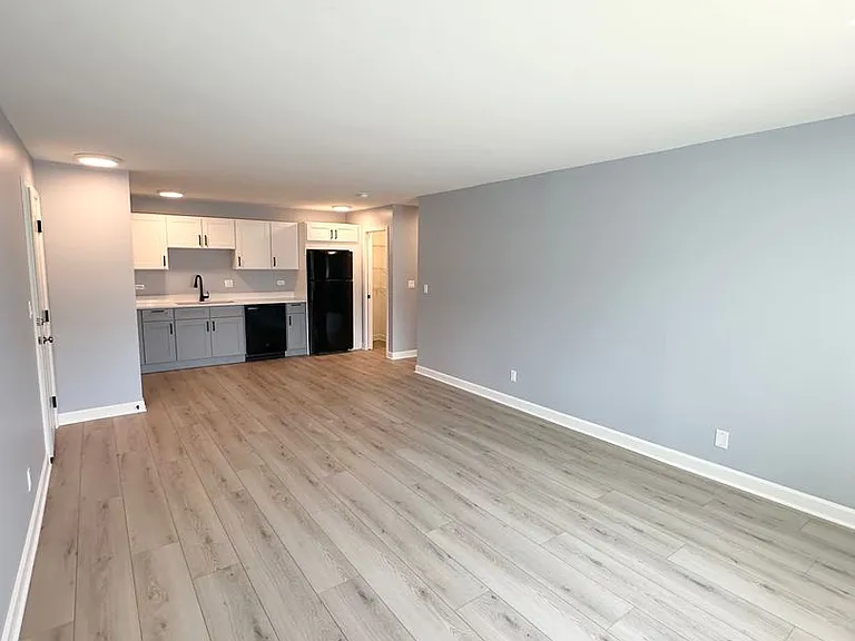 Halsted Park Apartments and Townhomes — Photo 33