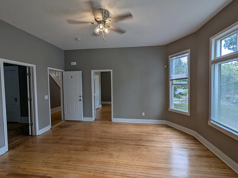 2939 Lyndale Ave N #1 — Photo 4