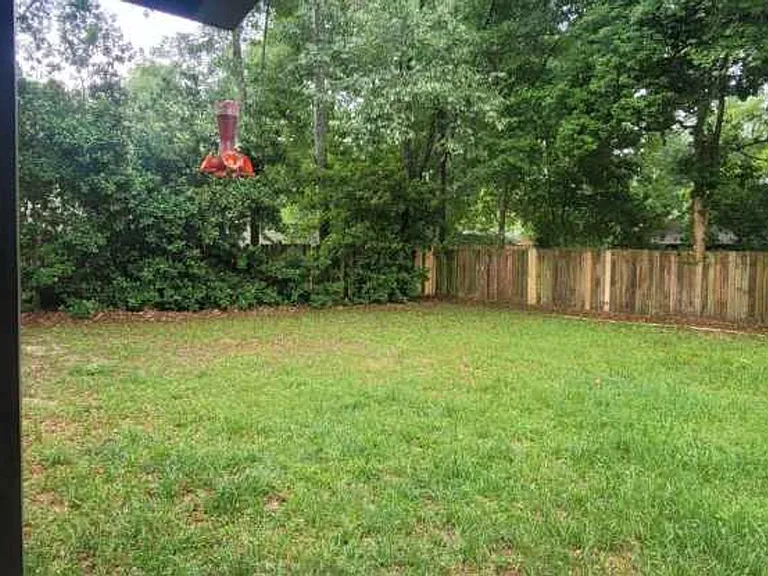 8812 Pembroke Ct N — Photo 18