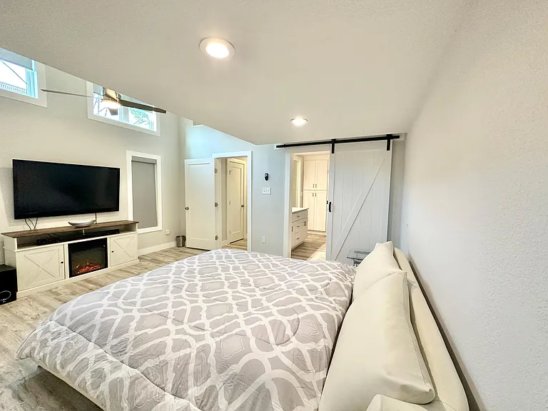 414 Templeton Dr — Photo 14