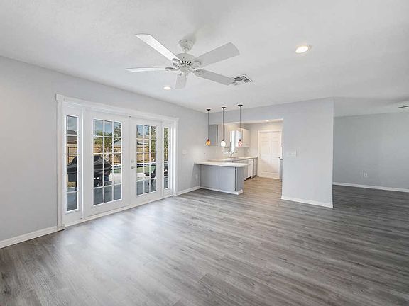 3rd image of 3481 Palomino Dr