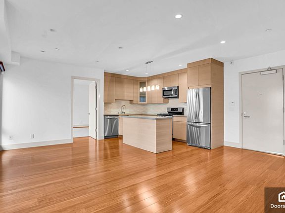 3rd image of 537 Natoma St #302