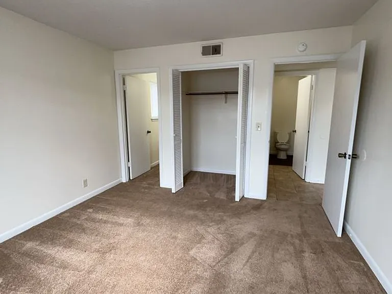 Vinewood Apartments — Photo 31