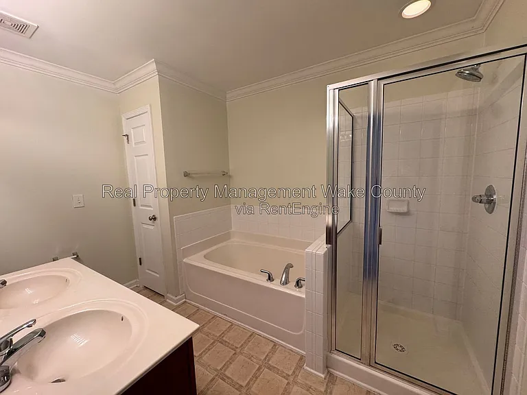 11701 Coppergate Dr #109 — Photo 26