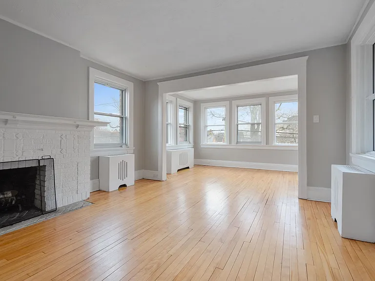 165 Laurier Ave E #2 — Photo 3