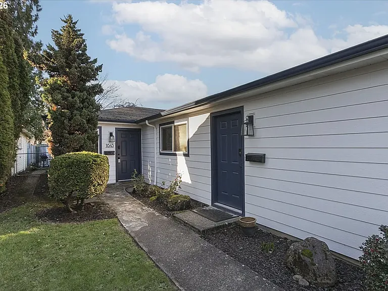 1643 NE 74th Ave — Photo 34