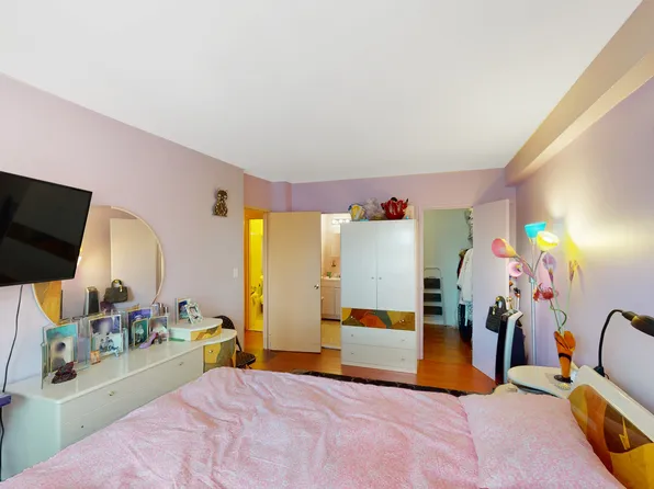 2928 West Fifth Street image 10 of 22