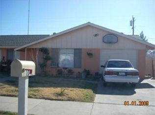 1041 Leslie Dr, Hemet, CA 92543