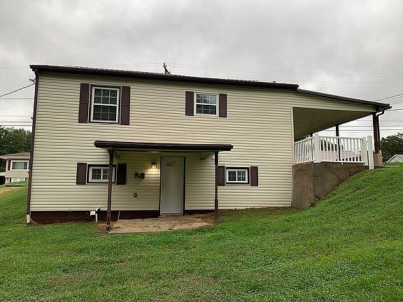 4th image of 447 Peyton St