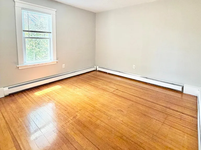 84 Elizabeth St #3 — Photo 5